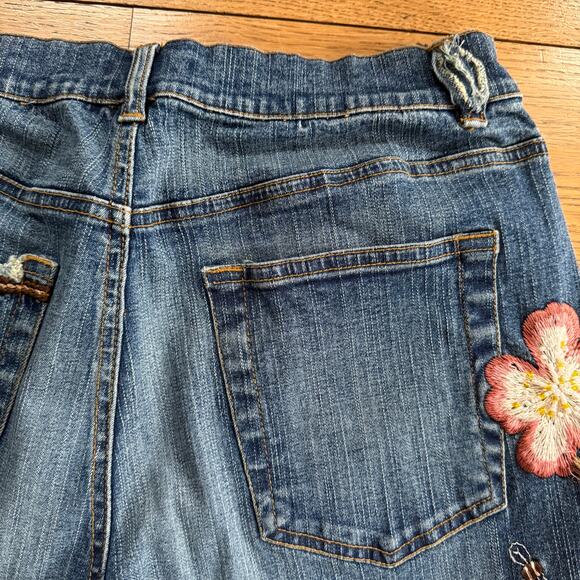 Zelie Floral Embroidered Jeans SZ 31 Boho Bohemian Hippie Raw Hem Distressed - Picture 9 of 12